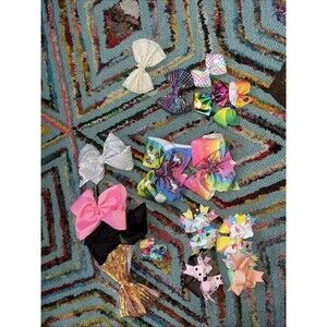 JOJO SIWA Large Hair Bows - Lot of 17 Jojo Brand And Other Bows.